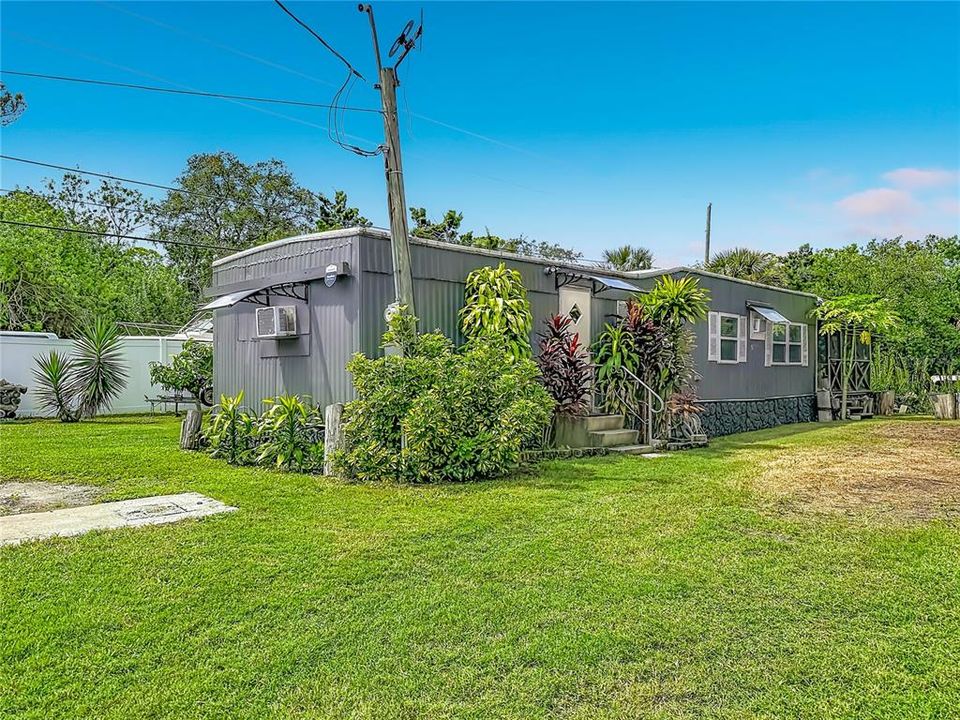 En Venta: $215,000 (2 camas, 1 baños, 600 Pies cuadrados)
