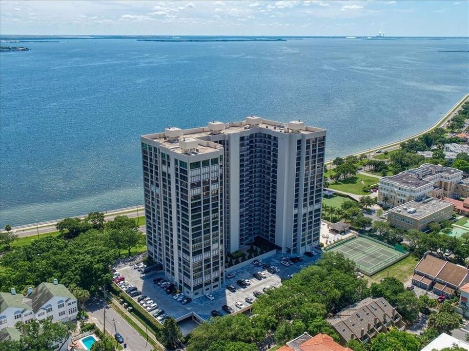 В аренду: $4,500 (2 спален, 2 ванн, 1702 Квадратных фут)
