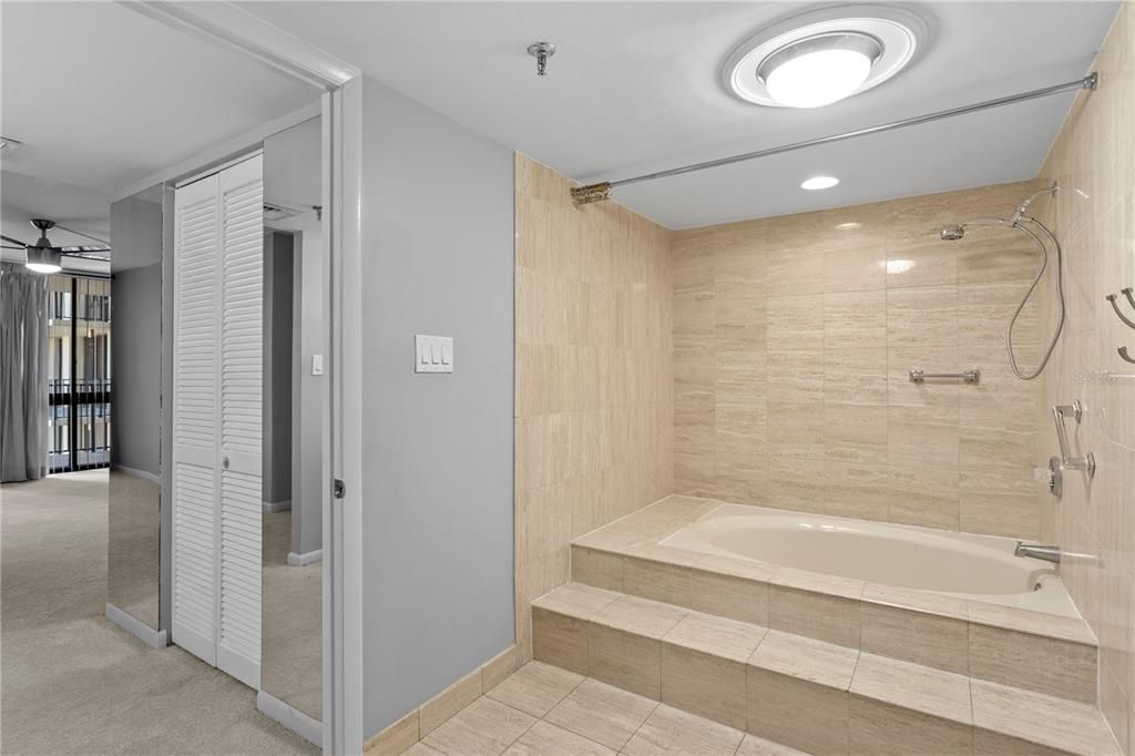 В аренду: $4,500 (2 спален, 2 ванн, 1702 Квадратных фут)