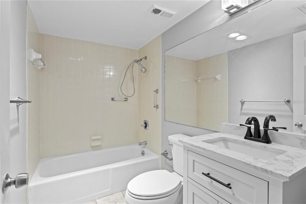 В аренду: $4,500 (2 спален, 2 ванн, 1702 Квадратных фут)