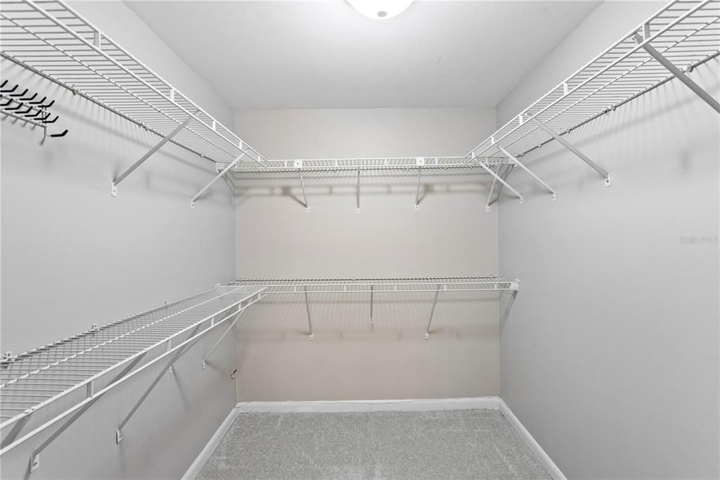 В аренду: $4,500 (2 спален, 2 ванн, 1702 Квадратных фут)