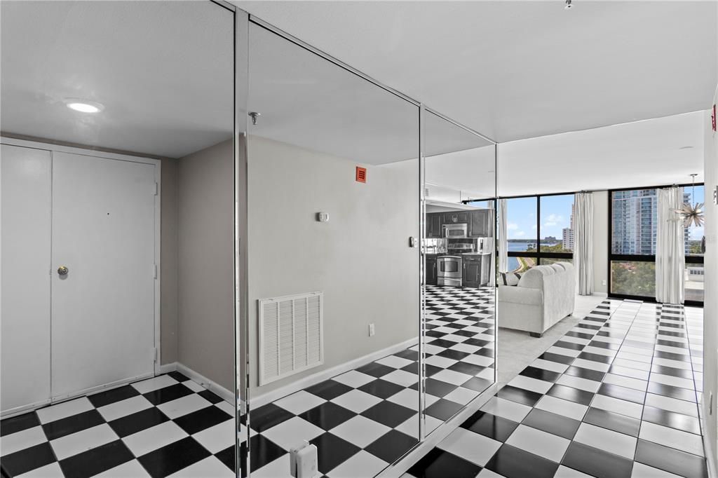 В аренду: $4,500 (2 спален, 2 ванн, 1702 Квадратных фут)