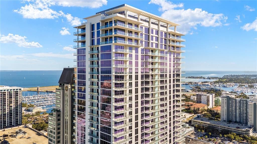 For Sale: $2,149,000 (3 beds, 3 baths, 2637 Square Feet)