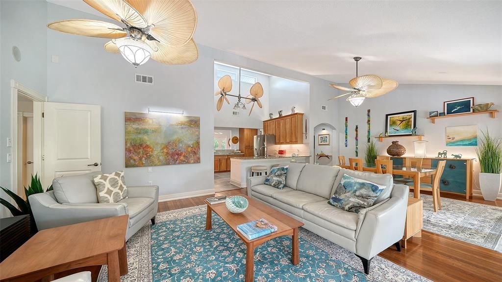 En Venta: $1,650,000 (4 camas, 2 baños, 3180 Pies cuadrados)