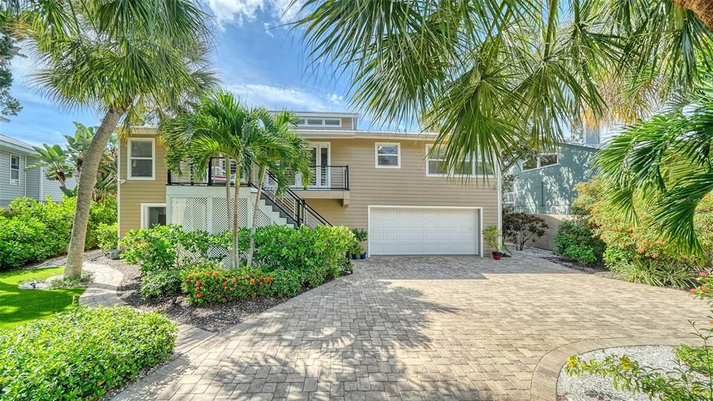 En Venta: $1,650,000 (4 camas, 2 baños, 3180 Pies cuadrados)