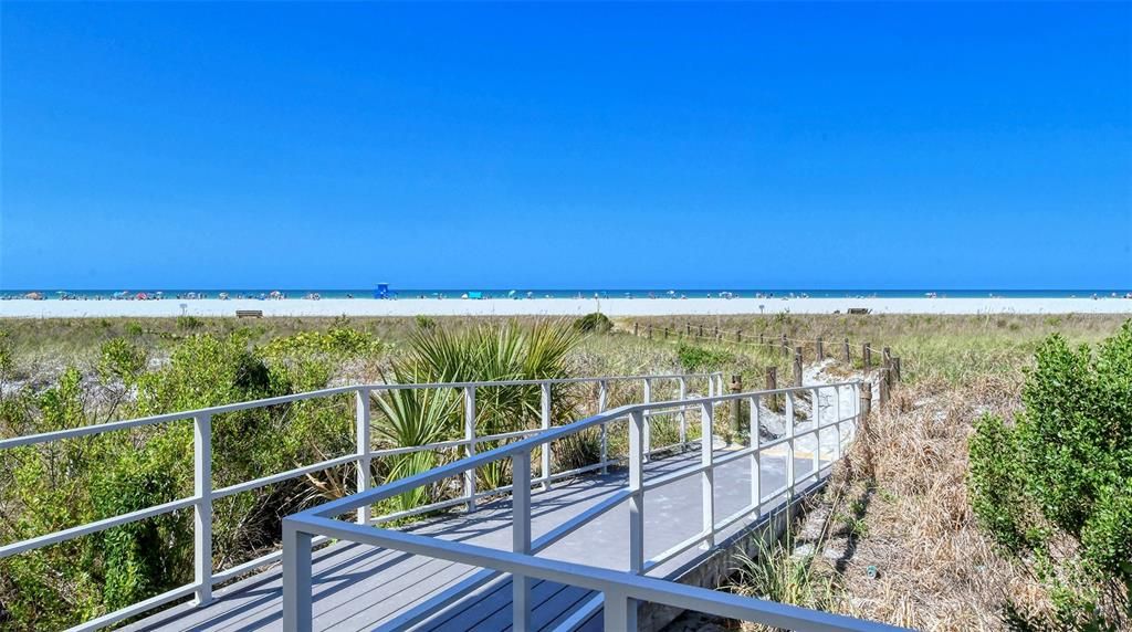 En Venta: $1,650,000 (4 camas, 2 baños, 3180 Pies cuadrados)