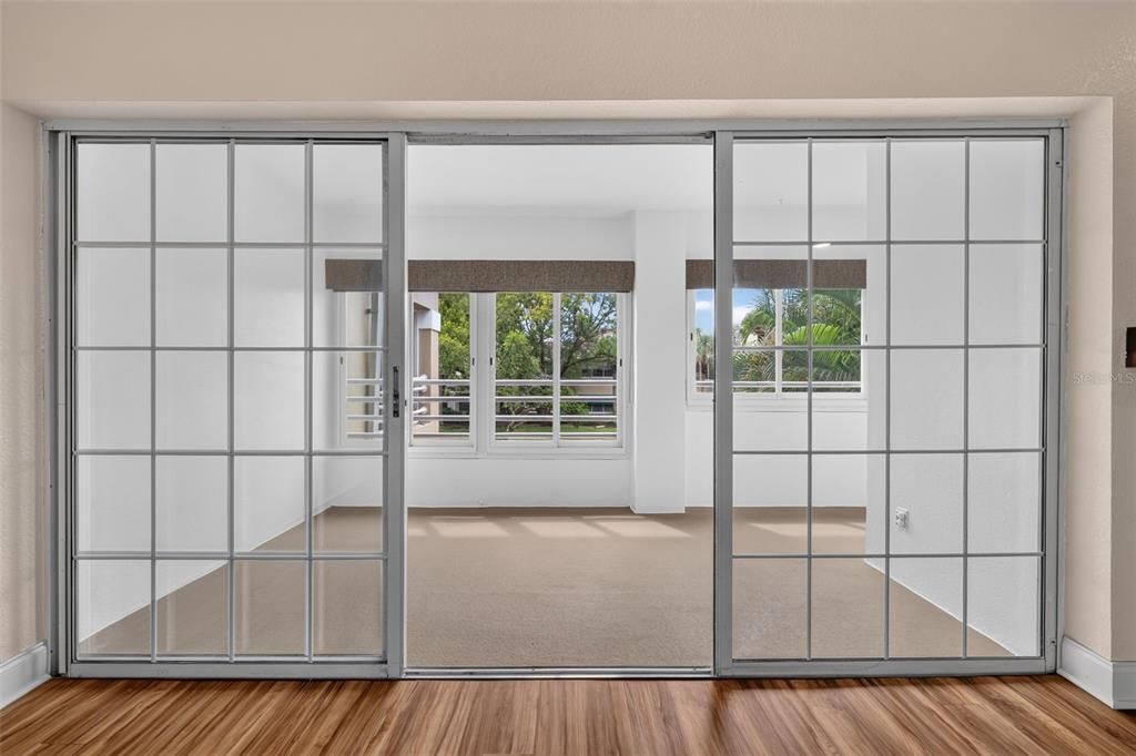 На продажу: $249,900 (2 спален, 2 ванн, 1110 Квадратных фут)