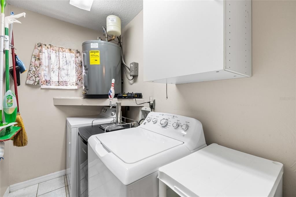 For Sale: $549,999 (3 beds, 2 baths, 2038 Square Feet)