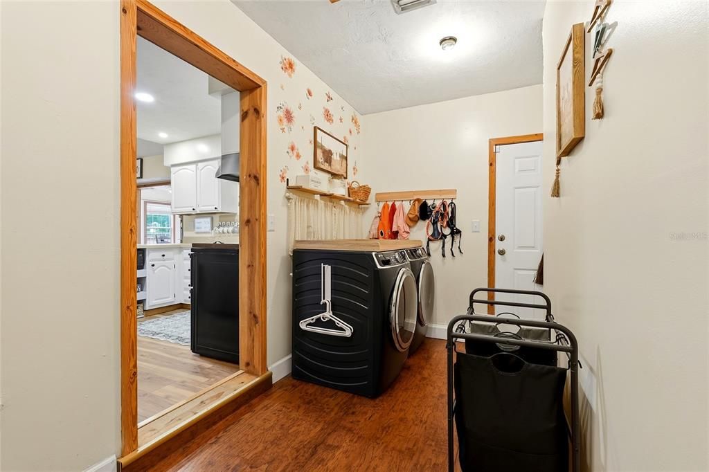 En Venta: $385,000 (5 camas, 3 baños, 2724 Pies cuadrados)