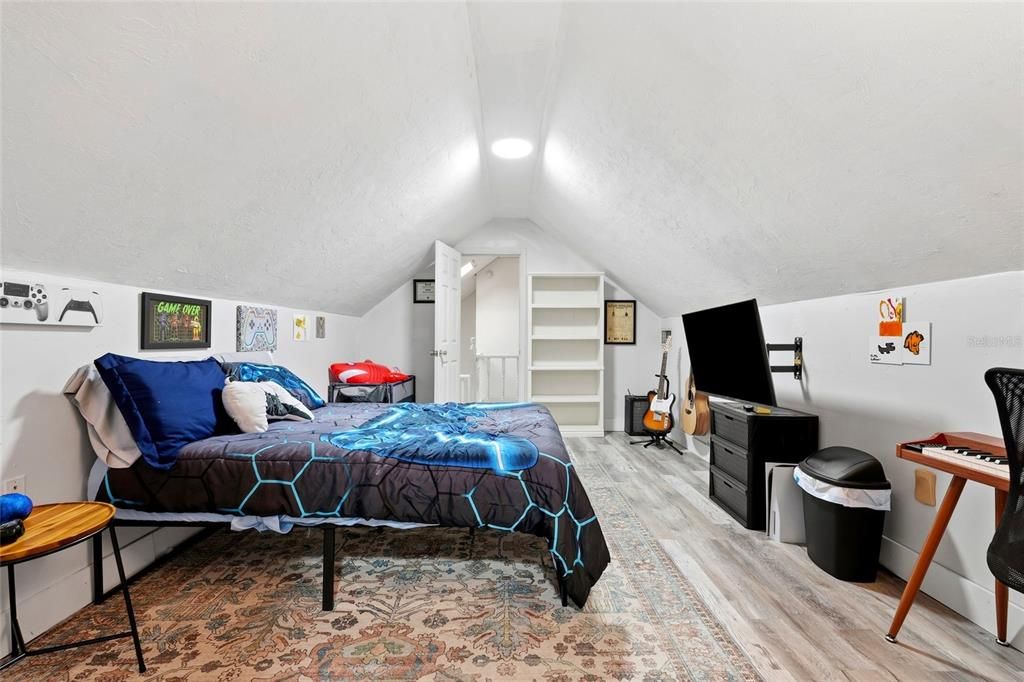 En Venta: $385,000 (5 camas, 3 baños, 2724 Pies cuadrados)