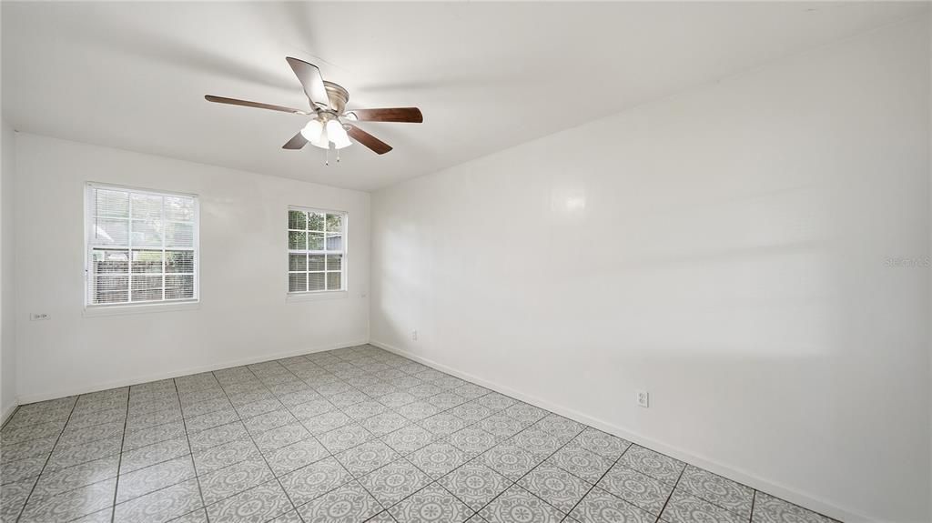 For Sale: $269,990 (3 beds, 1 baths, 1180 Square Feet)