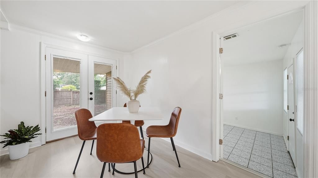 For Sale: $269,990 (3 beds, 1 baths, 1180 Square Feet)