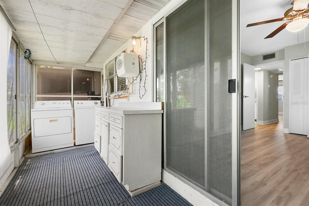В аренду: $1,900 (2 спален, 2 ванн, 960 Квадратных фут)