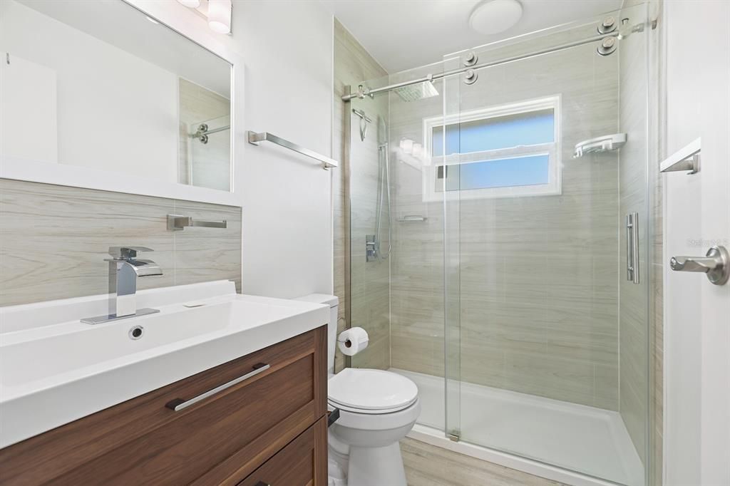 В аренду: $1,900 (2 спален, 2 ванн, 960 Квадратных фут)