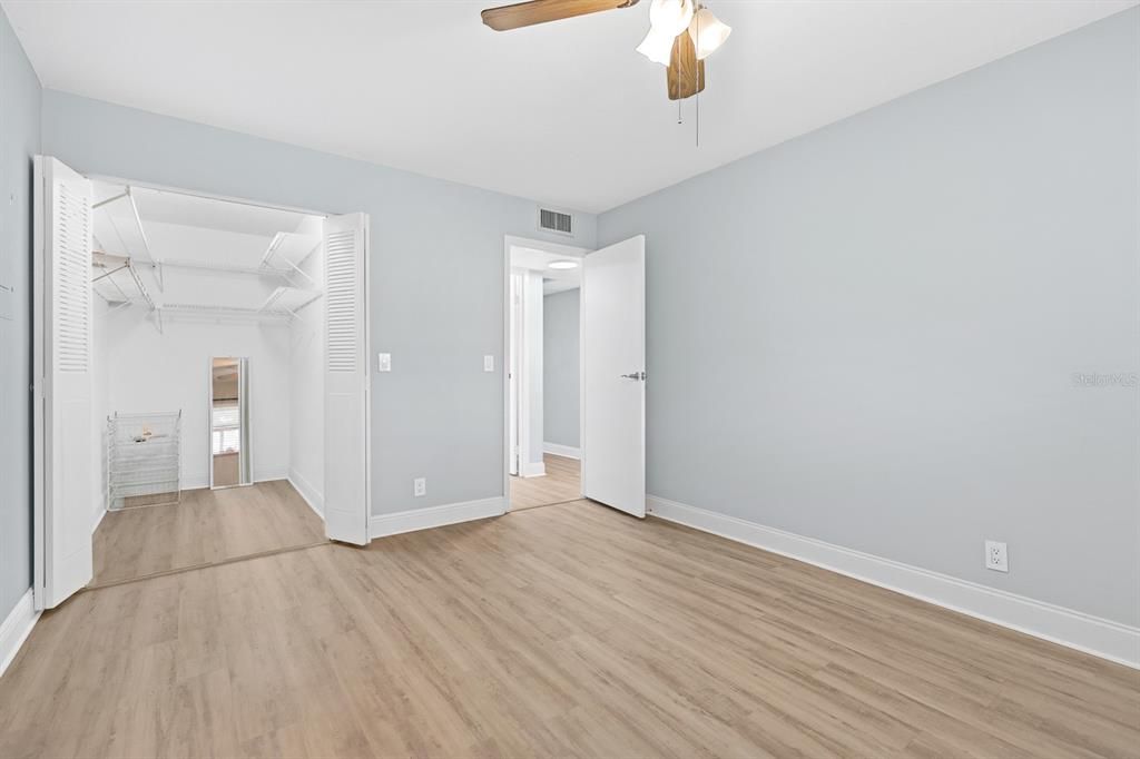В аренду: $1,900 (2 спален, 2 ванн, 960 Квадратных фут)