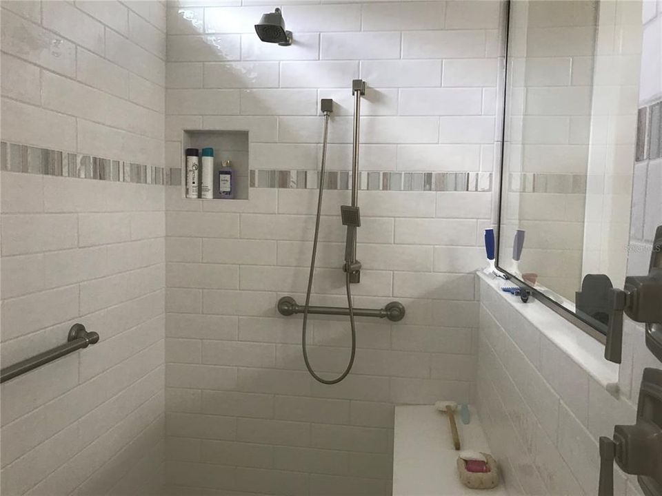 For Sale: $469,000 (2 beds, 2 baths, 2110 Square Feet)