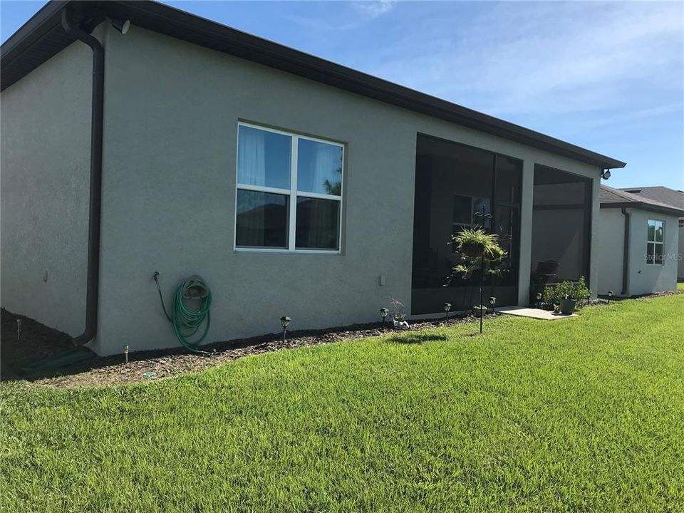 For Sale: $469,000 (2 beds, 2 baths, 2110 Square Feet)