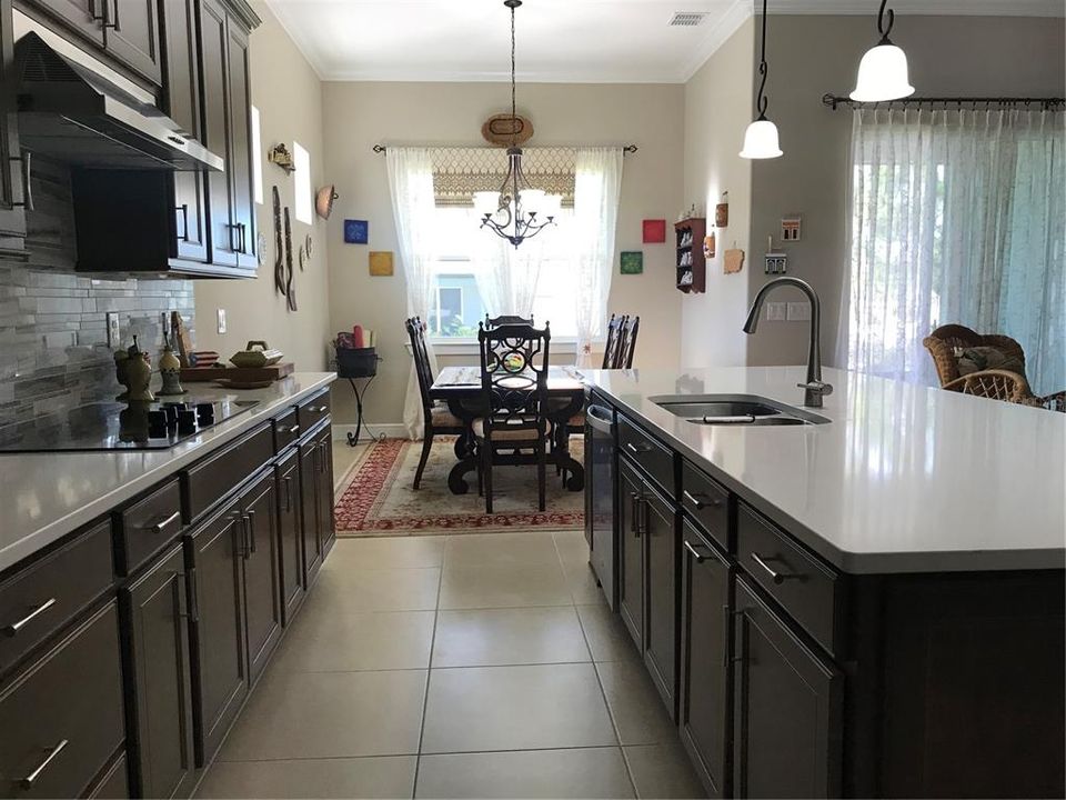 For Sale: $469,000 (2 beds, 2 baths, 2110 Square Feet)
