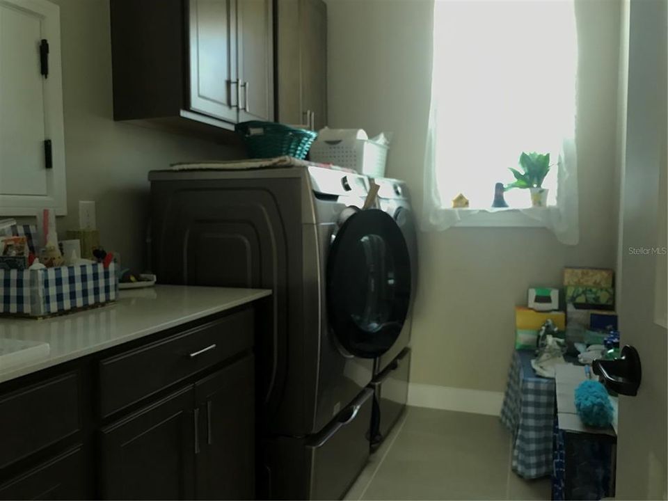 For Sale: $469,000 (2 beds, 2 baths, 2110 Square Feet)