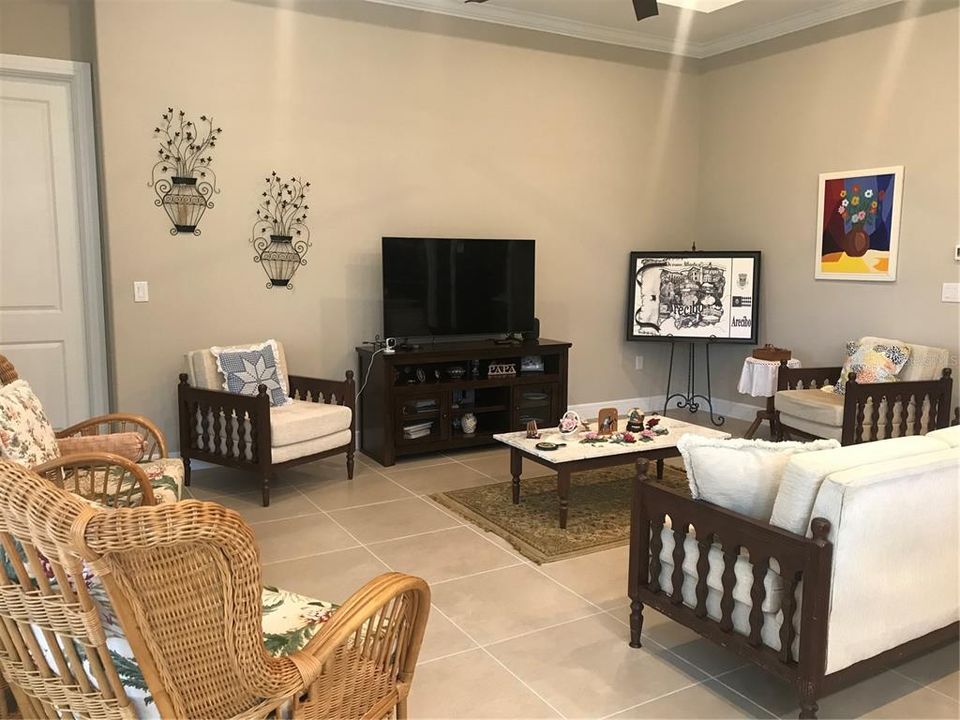 For Sale: $469,000 (2 beds, 2 baths, 2110 Square Feet)