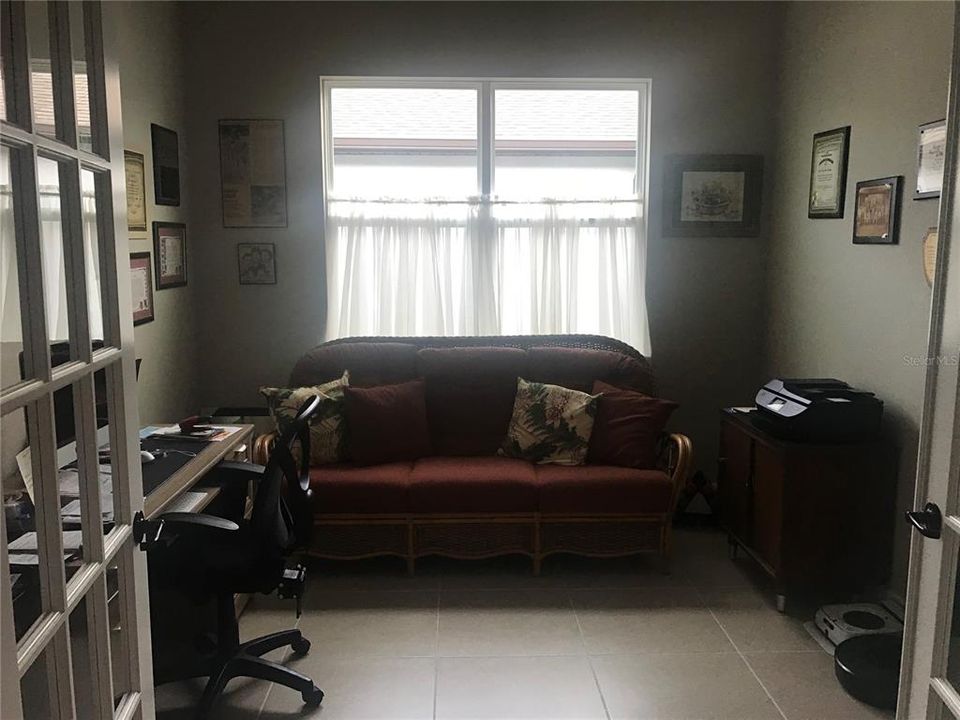 For Sale: $469,000 (2 beds, 2 baths, 2110 Square Feet)