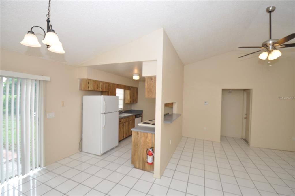 В аренду: $1,595 (2 спален, 2 ванн, 905 Квадратных фут)