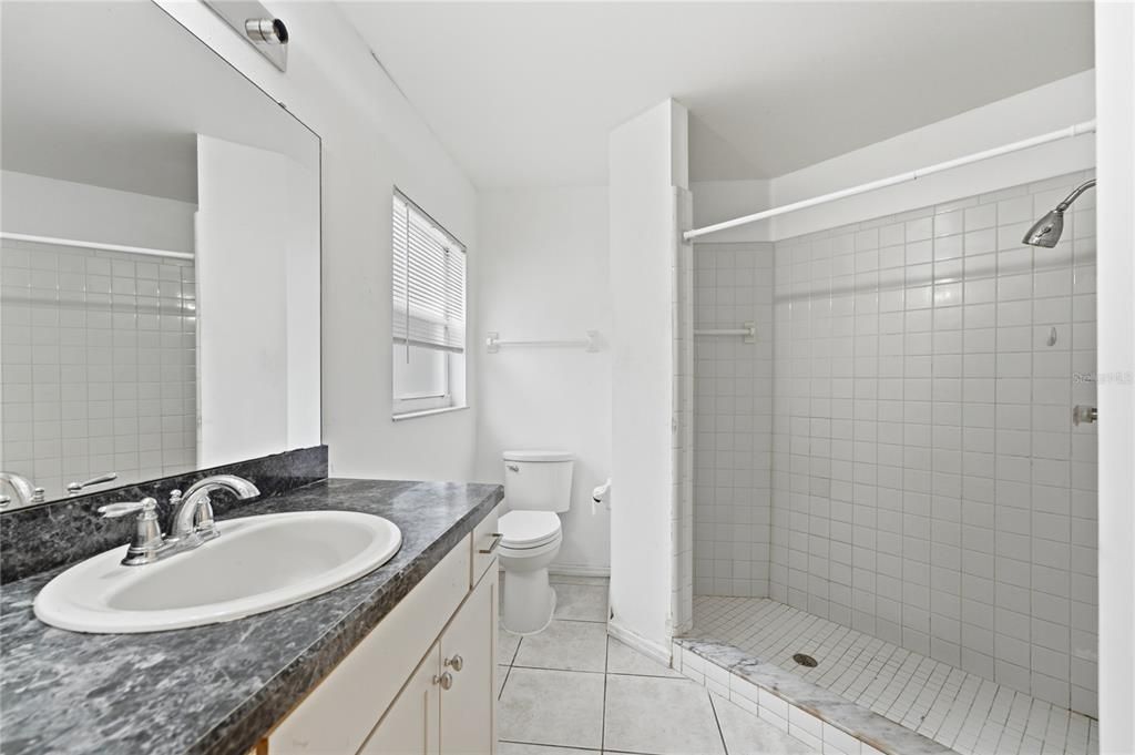 En Venta: $334,900 (3 camas, 2 baños, 1228 Pies cuadrados)