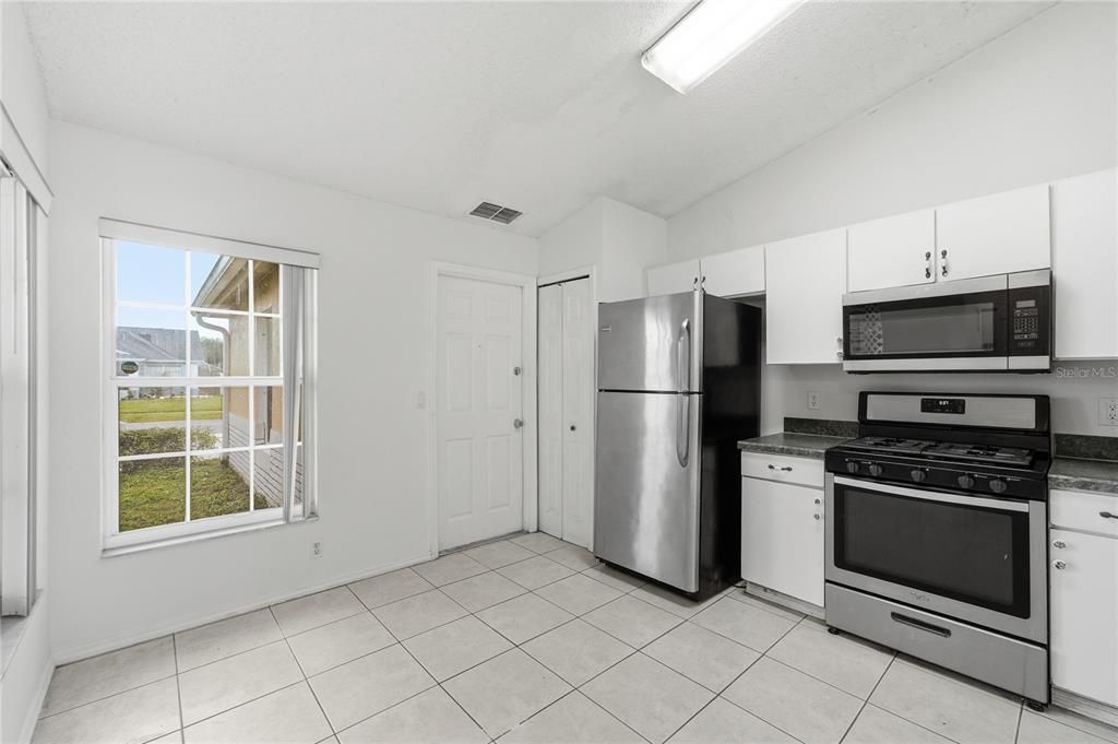 En Venta: $334,900 (3 camas, 2 baños, 1228 Pies cuadrados)