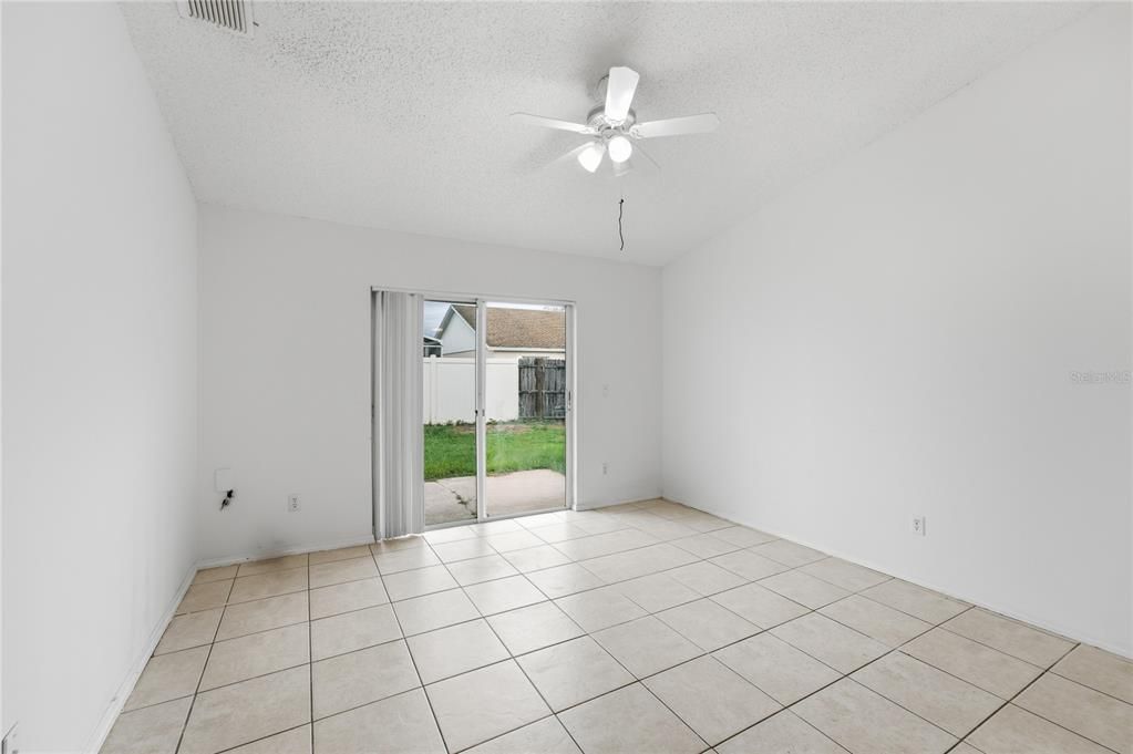 En Venta: $334,900 (3 camas, 2 baños, 1228 Pies cuadrados)