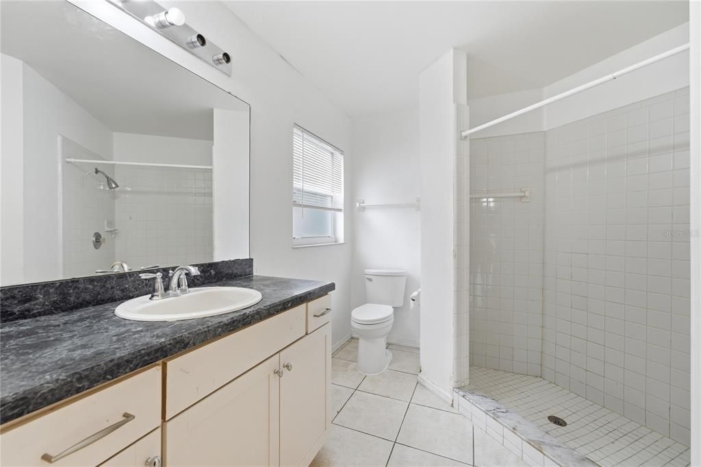 En Venta: $334,900 (3 camas, 2 baños, 1228 Pies cuadrados)
