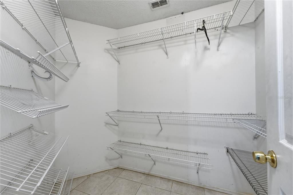 En Venta: $334,900 (3 camas, 2 baños, 1228 Pies cuadrados)