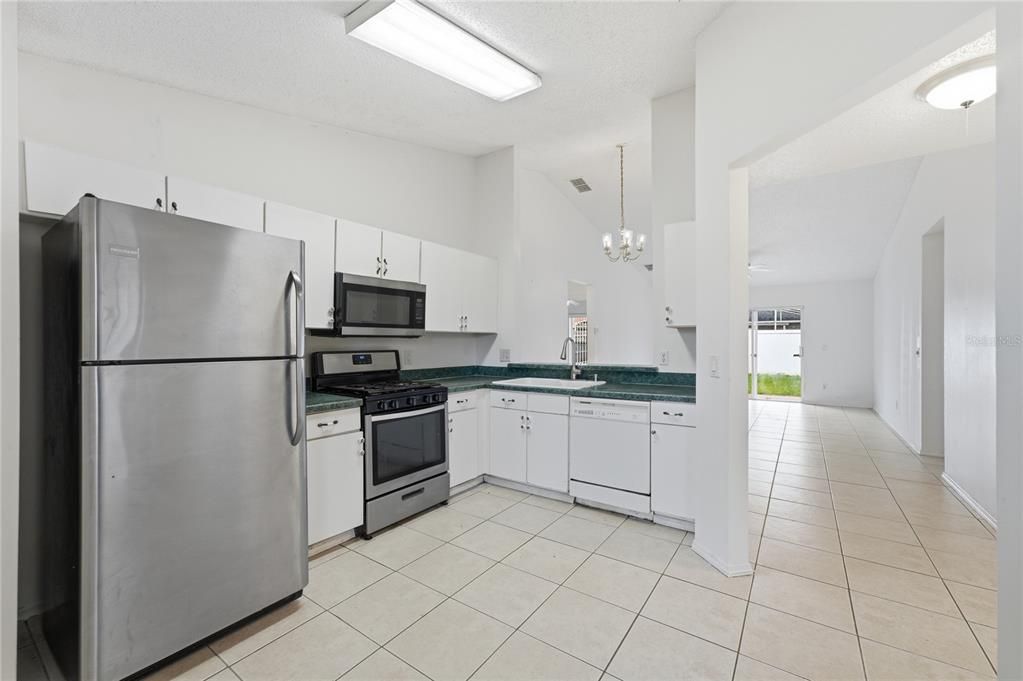 En Venta: $334,900 (3 camas, 2 baños, 1228 Pies cuadrados)