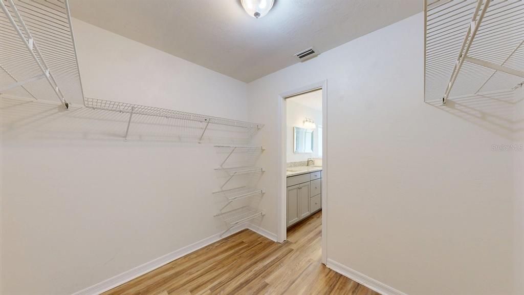 For Sale: $319,900 (3 beds, 2 baths, 1836 Square Feet)