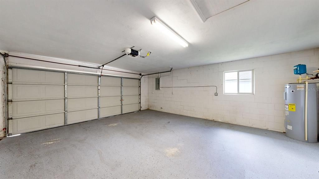 For Sale: $319,900 (3 beds, 2 baths, 1836 Square Feet)