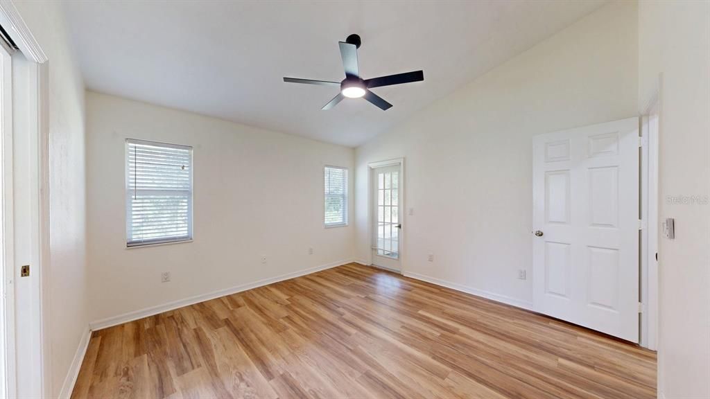 For Sale: $319,900 (3 beds, 2 baths, 1836 Square Feet)