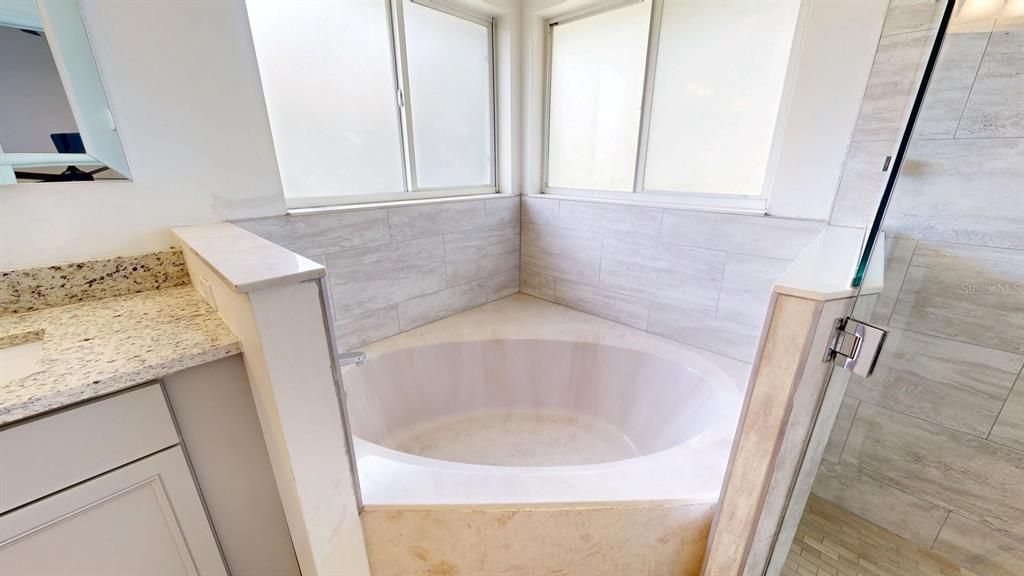 For Sale: $319,900 (3 beds, 2 baths, 1836 Square Feet)