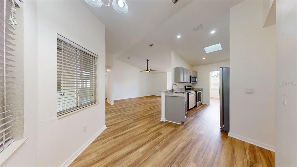 For Sale: $319,900 (3 beds, 2 baths, 1836 Square Feet)