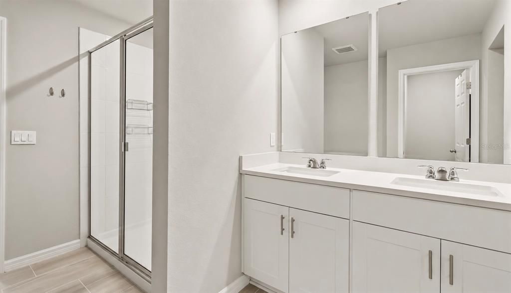 En Venta: $484,900 (4 camas, 3 baños, 2634 Pies cuadrados)
