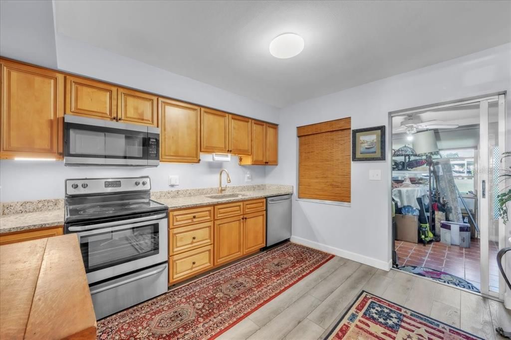 На продажу: $125,000 (1 спален, 1 ванн, 935 Квадратных фут)