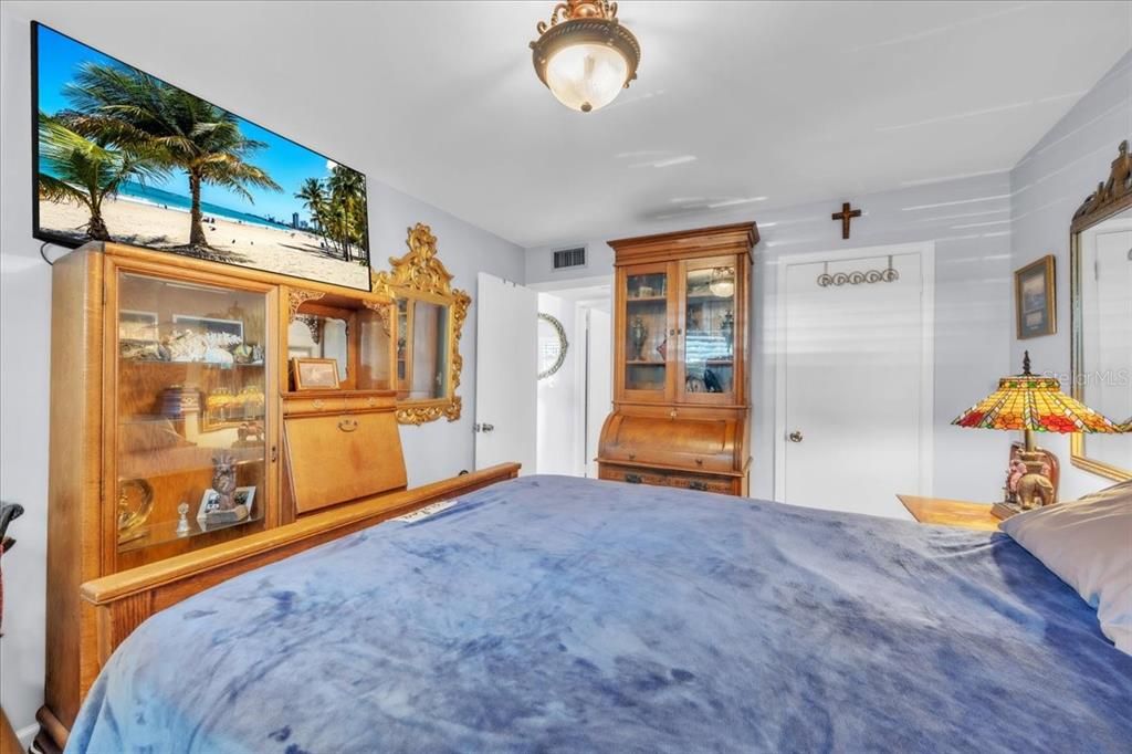 На продажу: $125,000 (1 спален, 1 ванн, 935 Квадратных фут)