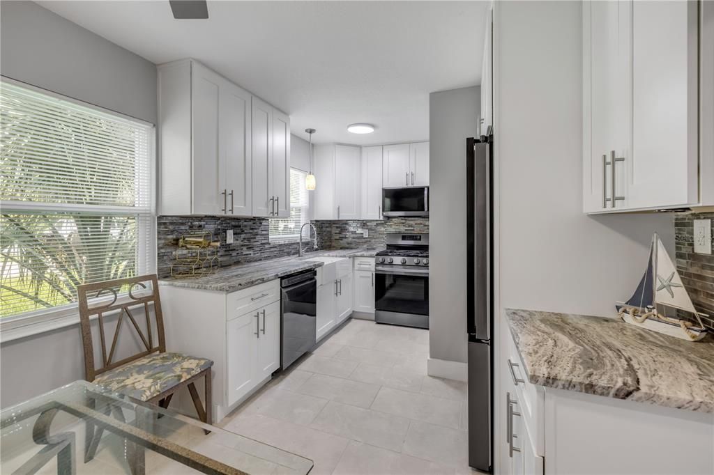 En Venta: $474,900 (3 camas, 3 baños, 1686 Pies cuadrados)
