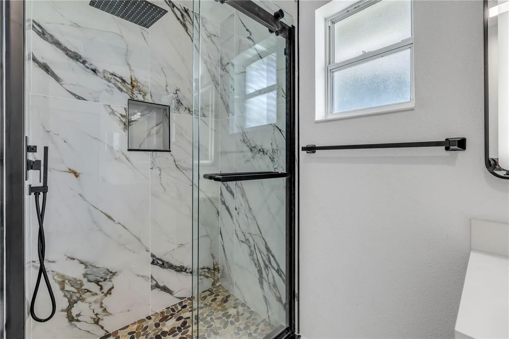 En Venta: $474,900 (3 camas, 3 baños, 1686 Pies cuadrados)