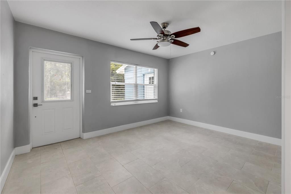 En Venta: $474,900 (3 camas, 3 baños, 1686 Pies cuadrados)