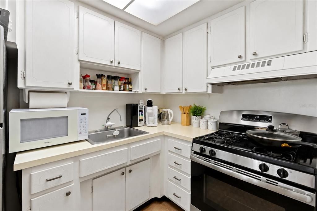 На продажу: $89,999 (1 спален, 1 ванн, 585 Квадратных фут)