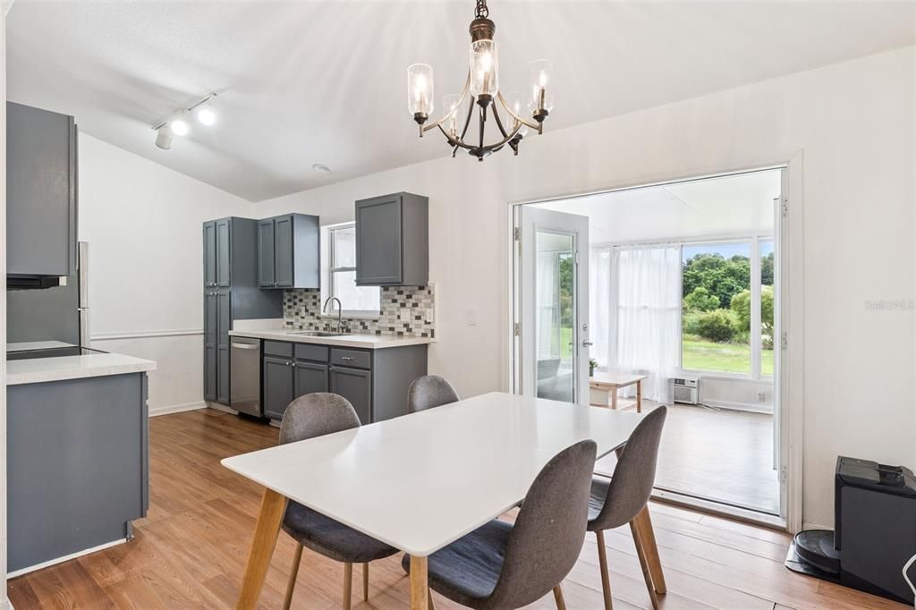 En Venta: $368,000 (3 camas, 2 baños, 1192 Pies cuadrados)