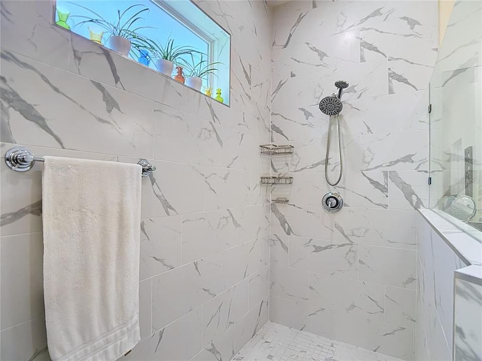 На продажу: $399,500 (4 спален, 2 ванн, 2063 Квадратных фут)