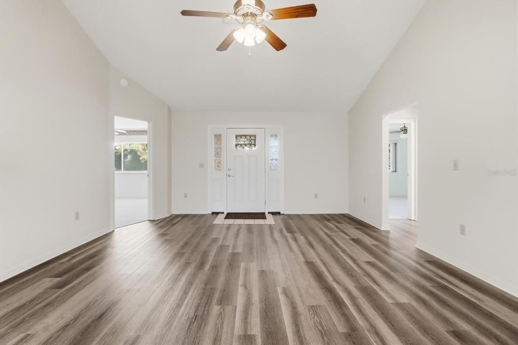 For Sale: $242,900 (3 beds, 2 baths, 1617 Square Feet)