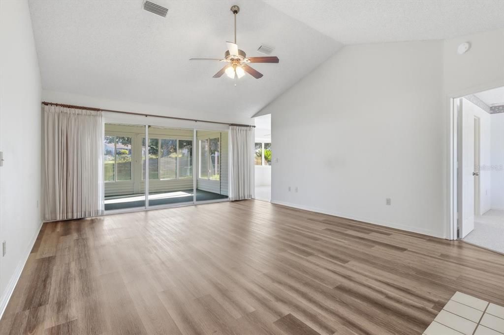 For Sale: $242,900 (3 beds, 2 baths, 1617 Square Feet)