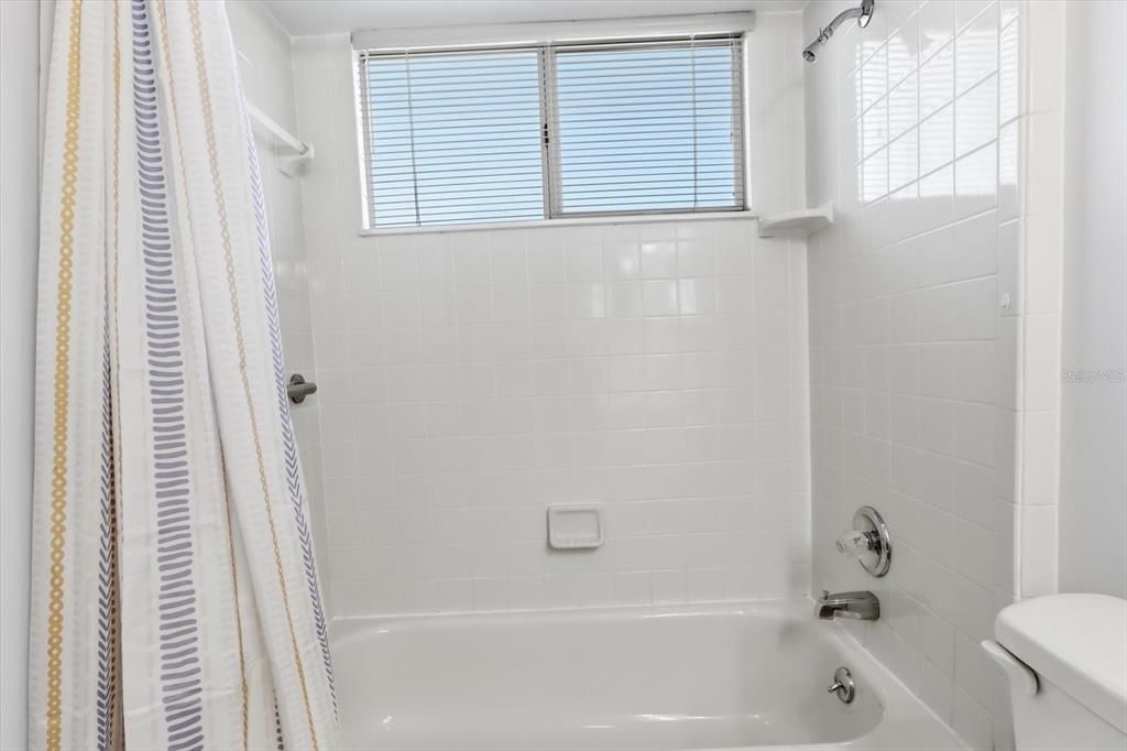For Sale: $242,900 (3 beds, 2 baths, 1617 Square Feet)
