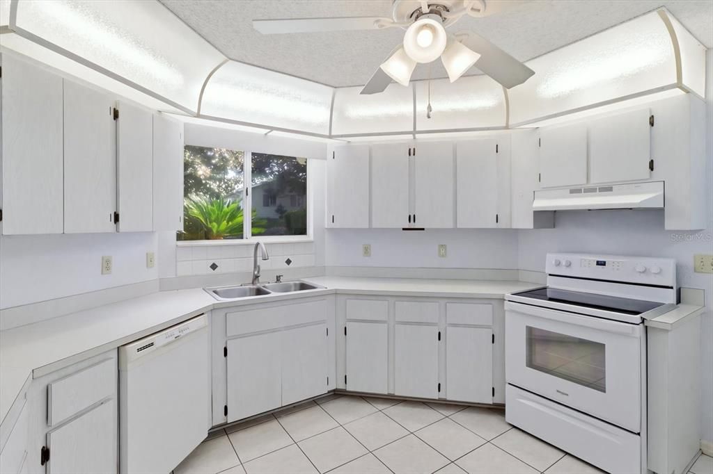For Sale: $242,900 (3 beds, 2 baths, 1617 Square Feet)